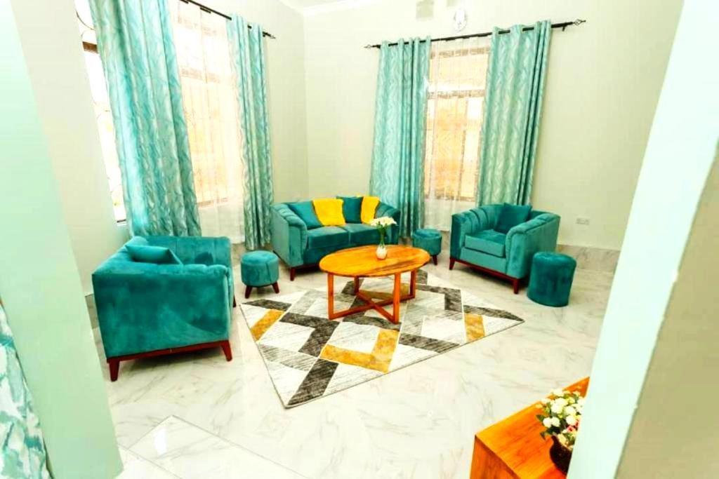 Safi House Bed and Breakfast Boma la Ngombe Exteriör bild