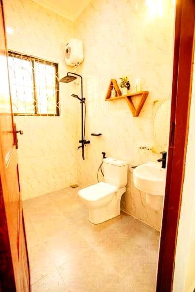Safi House Bed and Breakfast Boma la Ngombe Exteriör bild