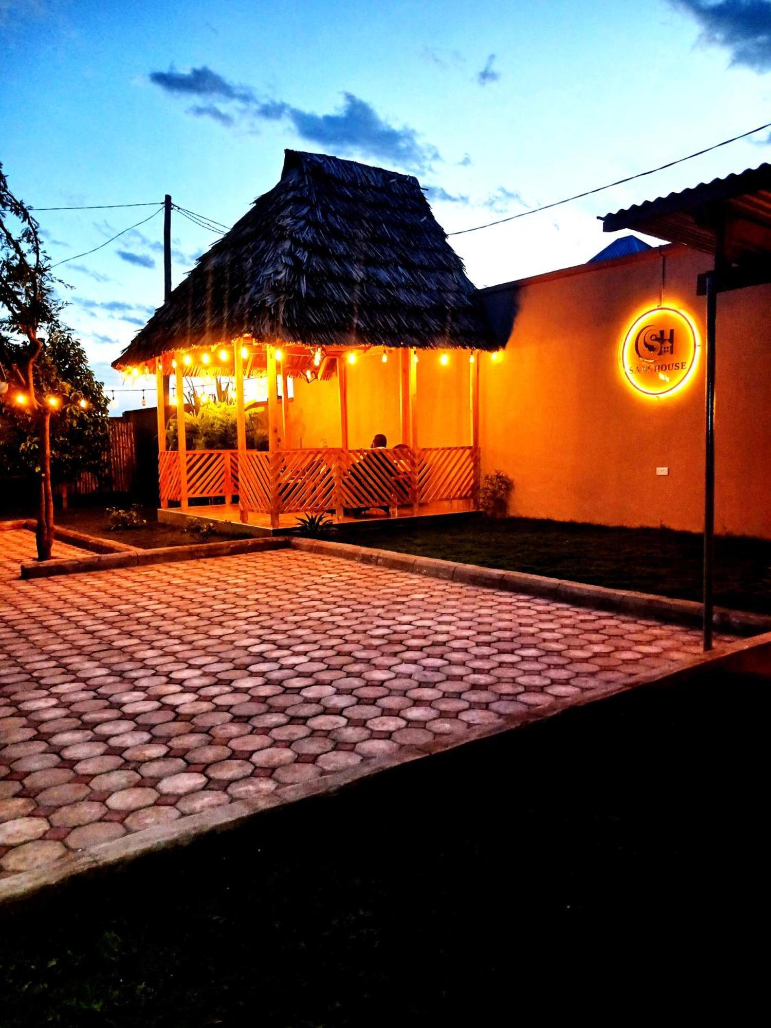 Safi House Bed and Breakfast Boma la Ngombe Exteriör bild