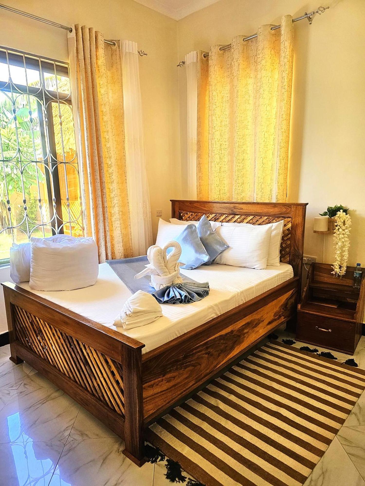 Safi House Bed and Breakfast Boma la Ngombe Exteriör bild